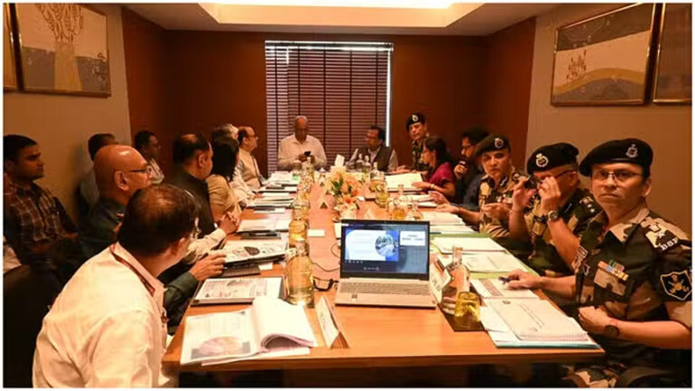 बीएसएफ के डीजी ने दक्षिण बंगाल का किया दौरा, ममता सरकार के अधिकारियों के साथ की बैठक