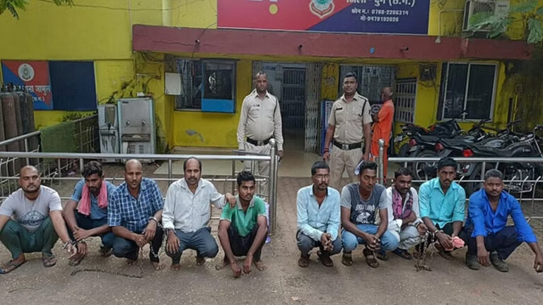 ऑक्सीजन सिलेंडर की चोरी करने वाले गिरोह का भंडाफोड़, पुलिस ने 10 लोगों को किया गिरफ्तार