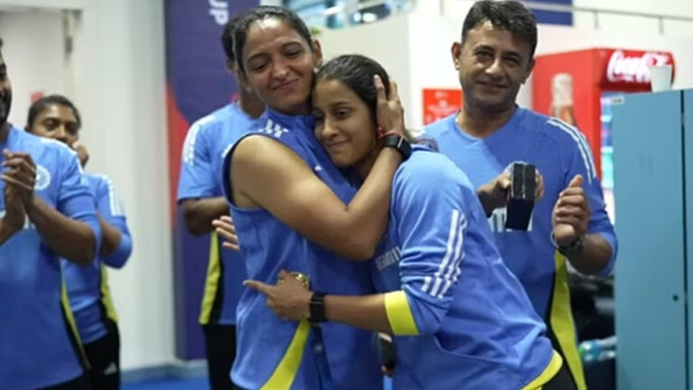 न्यूजीलैंड के खिलाफ हार के बाद इन्हें मिला बेस्ट फील्डर का अवॉर्ड, सम्मानित होकर हुईं भावुक