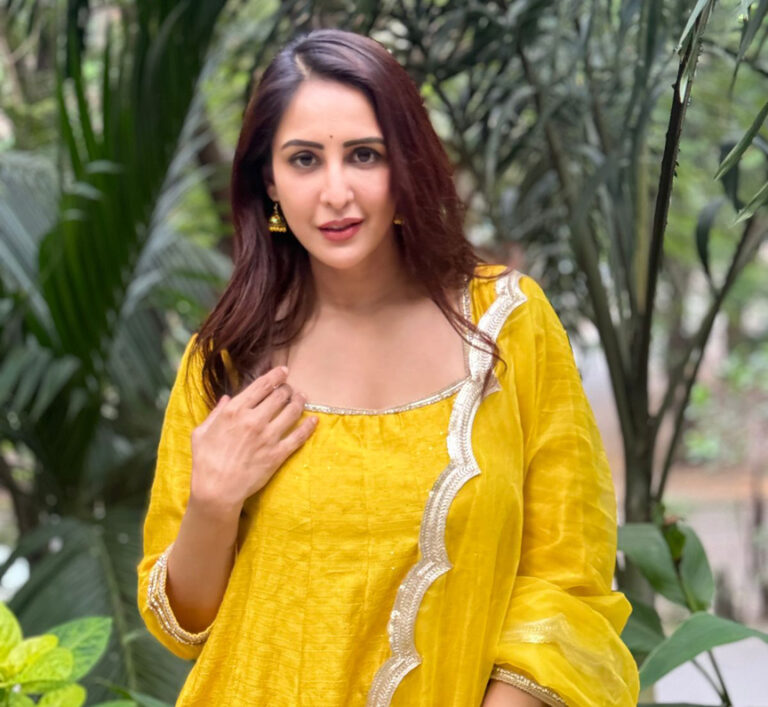 परोपकारी और सामाजिक कारणों से समाज में योगदान देना चाहती है चाहत खन्ना