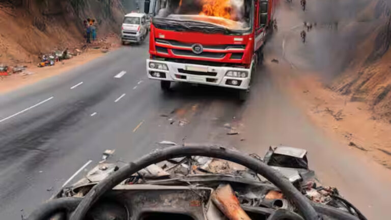 धौलपुर में दर्दनाक सड़क हादसा, बस और टेंपो की टक्कर में गई 12 लोगों की जान