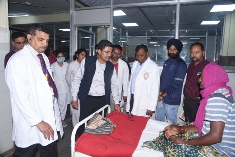 कलेक्टर ने सिम्स अस्पताल का किया निरीक्षण