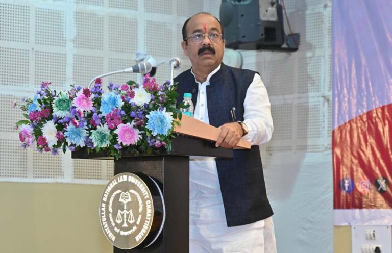 नागरिक संविधान में प्रदत्त अधिकारों के साथ कर्तव्यों को भी समझें : अरुण साव