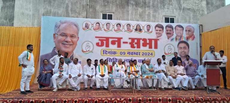 रायपुर दक्षिण में पूर्व मुख्यमंत्री भूपेश बघेल ने लिया तीन जनसभाएं