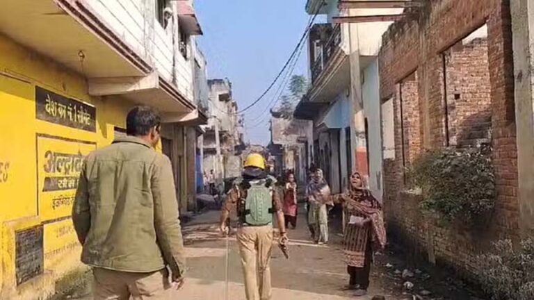 ककराैली में बवाल, मतदाताओं को मतदान करने से रोकने का आरोप, हंगामा, पुलिस पर पथराव