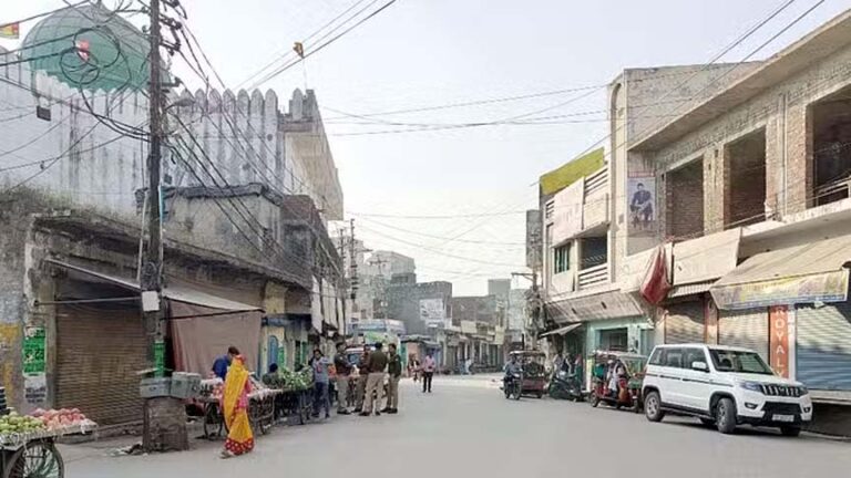 चार दिन से इंटरनेट सेवा बंद… करोड़ों रुपये का लेनदेन प्रभावित; दिनभर पसरा रहता है सन्नाटा