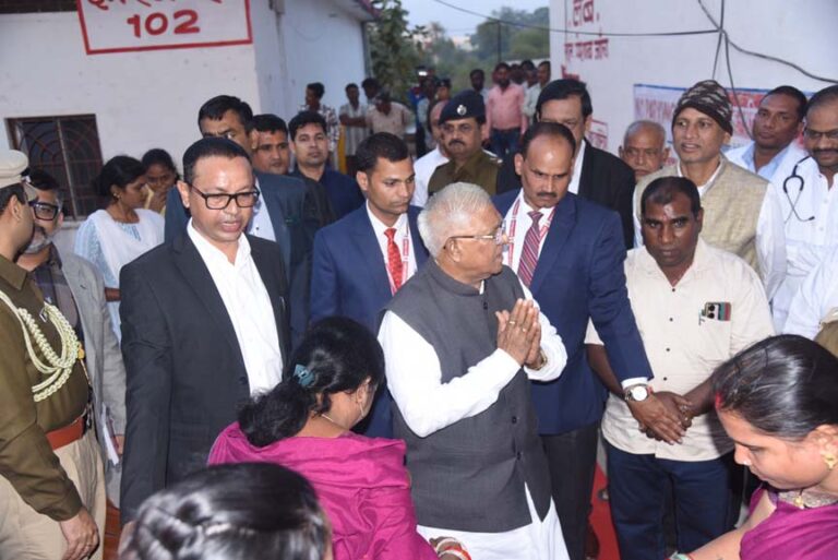 मप्र के राज्यपाल मंगूभाई पटेल ने समूह की दीदियों से चर्चा कर उनके कार्यों को सराहा