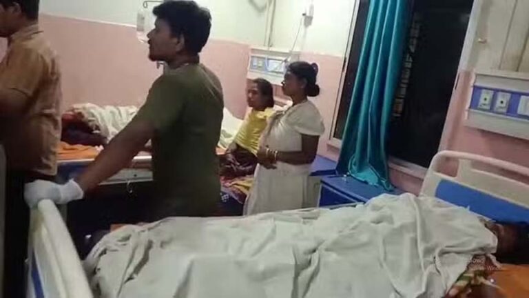 मजदूरों से भरी पिकअप पलटी, हादसे में तीन की मौत, कई लोगों की हालत गंभीर