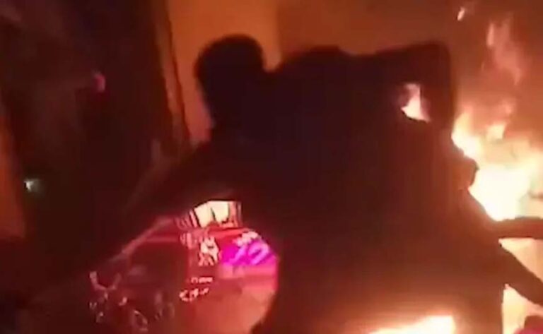 मणिपुर में कथित तौर पर बलात्कार के बाद महिला की हत्या के एक दिन बाद आज एक और महिला की गोली मारकर हत्या