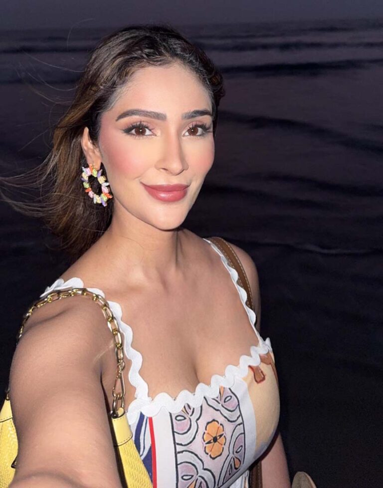 गोवा के समुद्र तट पर सेलिब्रेट किया अलंकृता सहाय क्रिसमस