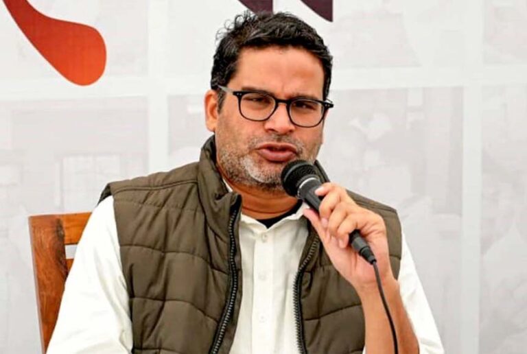 प्रशांत किशोर का लालू-नीतीश पर हमला, कहा- दोनों नेताओं का उद्देश्य समाज को बांटकर राजनीति करना