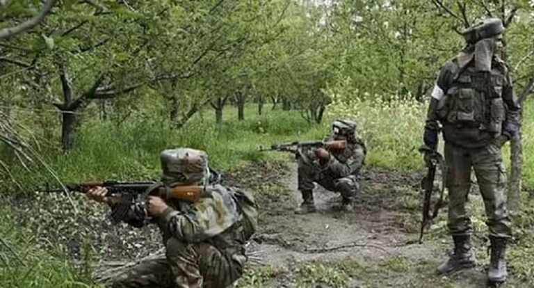 सुरक्षाबलों और नक्सलियों की बीच मुठभेड़, एक माओवादी ढेर, दो जवान घायल