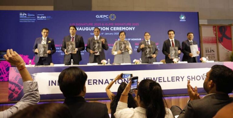 मुंबई में इंडिया इंटरनेशनल ज्वैलरी शो (आईआईजेएस) सिग्नेचर 2025 का उद्घाटन