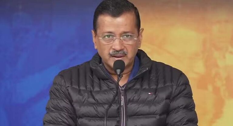 ‘छात्रों को दिल्ली मेट्रो में 50% छूट हो, हम फ्री बस यात्रा की योजना बना रहे’, केजरीवाल का पीएम को पत्र