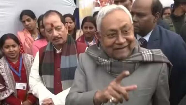 प्रगति यात्रा पर निकले सीएम नीतीश का लालू-राबड़ी शासन पर हमला, पूछा- उनके समय कोई रात में निकलता था?