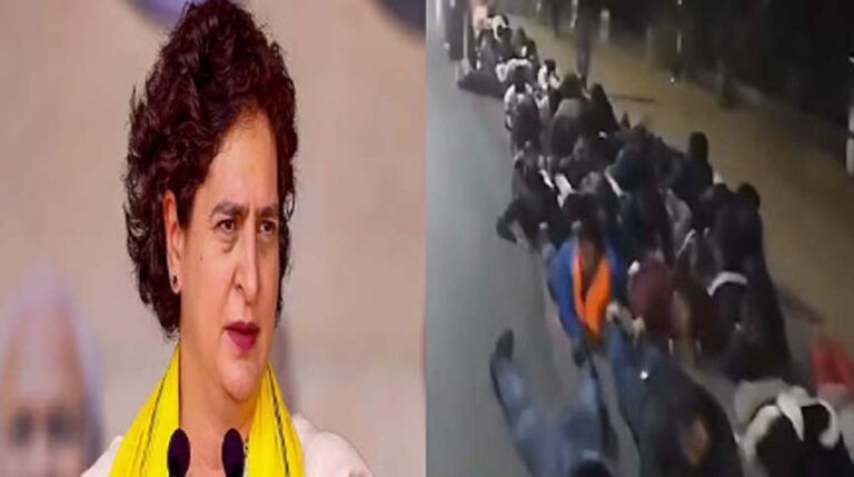 रायपुर में बर्खास्त बीएड शिक्षकों का दंडवत प्रदर्शन: प्रियंका गांधी बोलीं- युवाओं को अंधकार में धकेल रही भाजपा