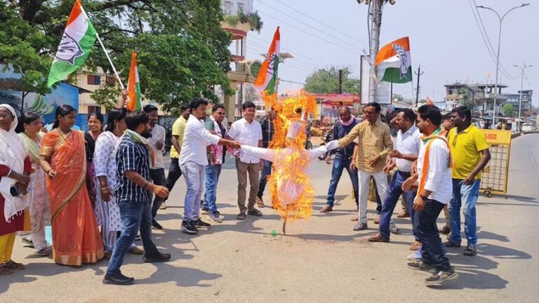 कांग्रेस ने प्रदेशव्यापी ईडी का पुतला दहन कर विरोध प्रदर्शन किया