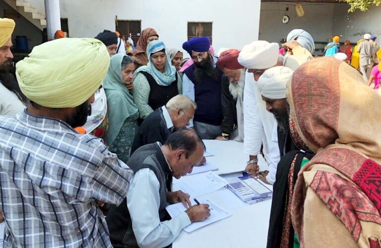 सलमान खान की बीइंग ह्यूमन फाउंडेशन ने शुरू किए गरीबों के लिए नेत्र शिविर