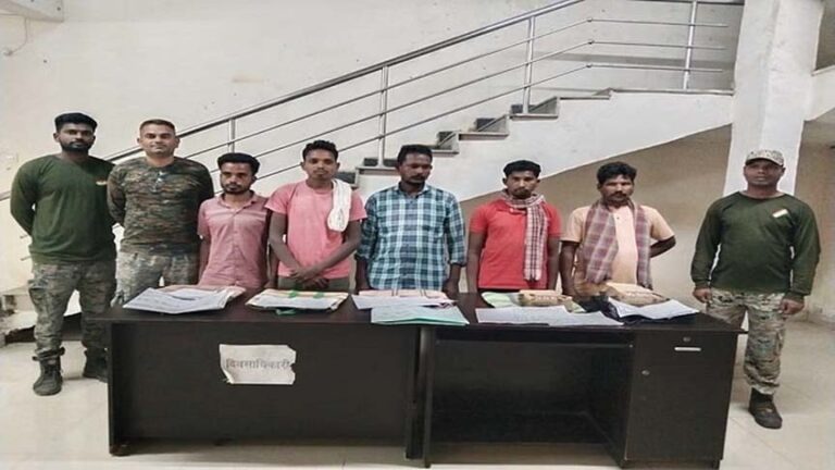 सुरक्षाबलों को फिर मिली कामयाबी, एक लाख रुपये के इनामी समेत पांच नक्सली गिरफ्तार