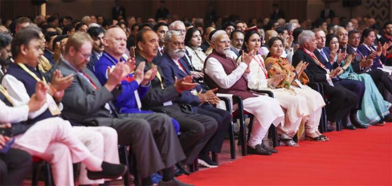 वोकल फॉर लोकल अभियान अब रंग ला रहा, भारत दुनिया के कारखाने के रूप में उभर रहा: पीएम मोदी