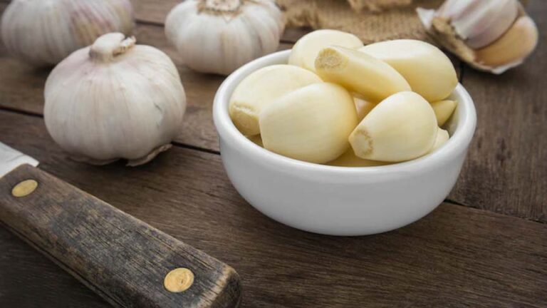 नसों पर जमे मोमी कोलेस्ट्रॉल को गायब करने के लिए कारगर घरेलू उपाय है लहसुन, इस तरीके से करना होगा सेवन