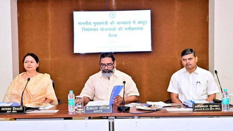 ‘कम से कम तीन ऐसी योजनाओं का चयन करें, जिसका लाभ एक से डेढ़ साल के अंदर जनता को दिया जा सके’