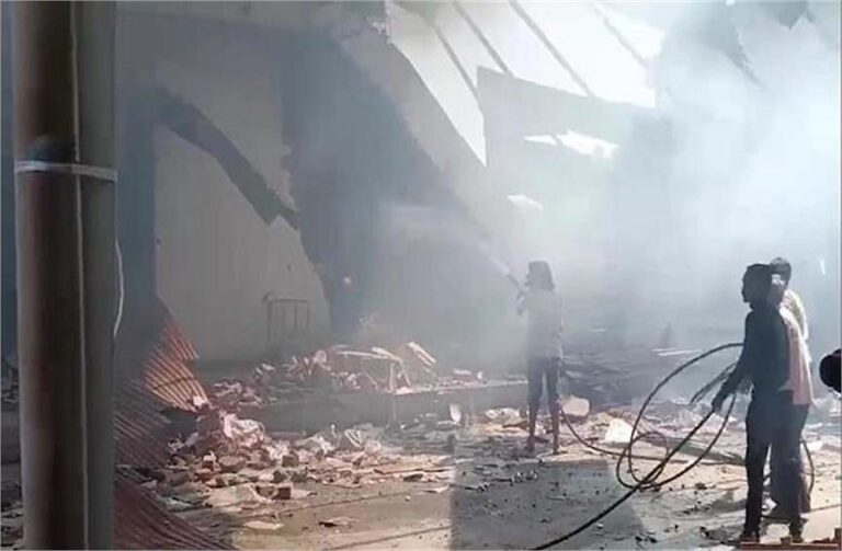 चार पैसे कमाने मजदूर गए थे शहर, एक हादसे ने लील ली जिंदगियां, खातेगांव में एक साथ उठेगी 10 अर्थियां