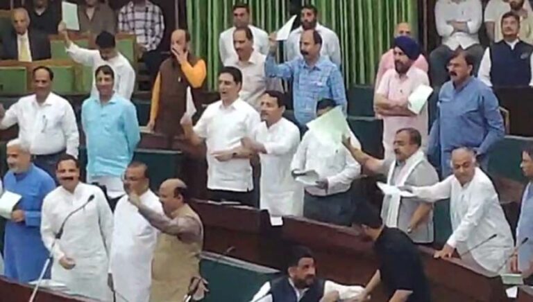 विधानसभा में वक्फ कानून को लेकर हुआ जमकर हंगामा, नेशनल कॉन्फ्रेंस के स्थगन प्रस्ताव पर जमकर बवाल