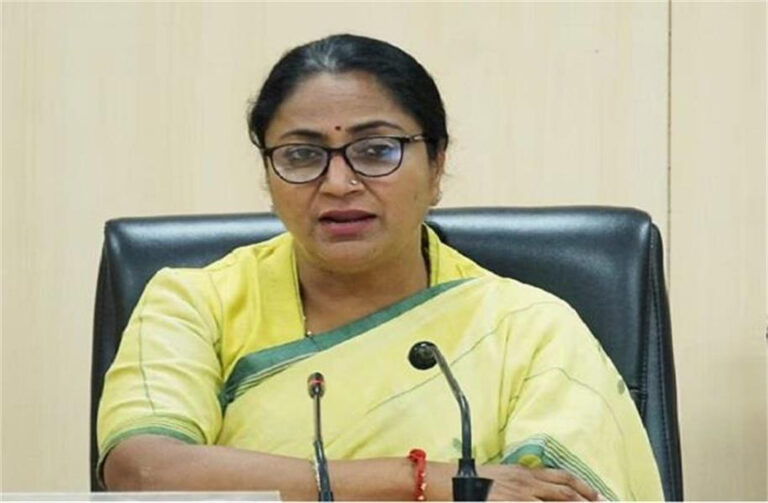 सीएम रेखा गुप्ता की कड़ी चेतावनी, कहा- अगर जलभराव हुआ तो अधिकारियों के खिलाफ होगी कार्रवाई