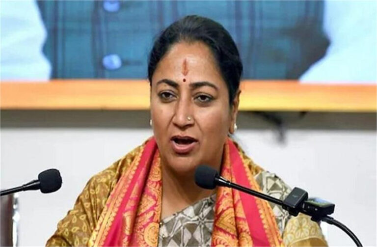 रेखा गुप्ता का बड़ा बयान: कहा- ‘यह दिल्ली की जनता की सरकार है’, अब मुख्यमंत्री जनता से नहीं छिपते