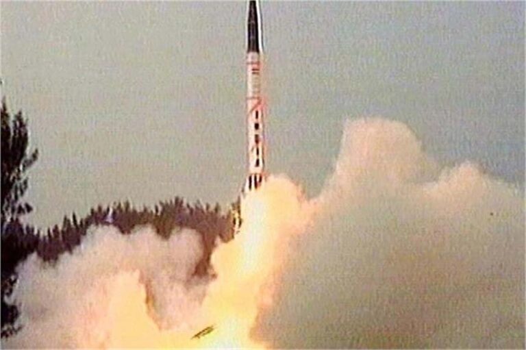 जब धुआं निगल जाएगा सूरज को! भारत-पाक परमाणु युद्ध से आएगा अंधेरा, शहर होंगे राख, तापमान लुढ़केगा 10 डिग्री नीचे