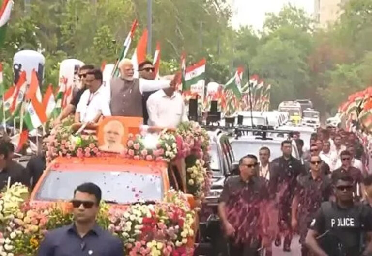 पीएम मोदी ने गुजरात से पाकिस्तान को दिया कड़ा संदेश, कहा- कांटे को निकालकर रहेंगे