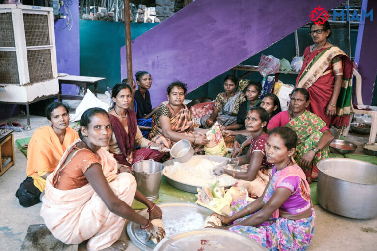 आदिवासी महिलाओं को सशक्त बनाने की दिशा में मियाम चैरिटेबल ट्रस्ट और नीतू जोशी का प्रेरणादायक अभियान