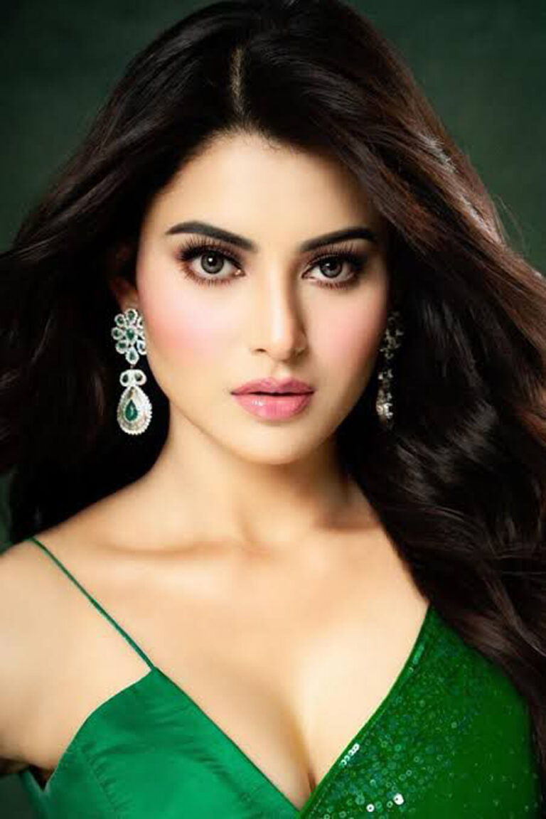 उर्वशी रौतेला की अविश्वसनीय ‘वुशु सांडा’ कसरत