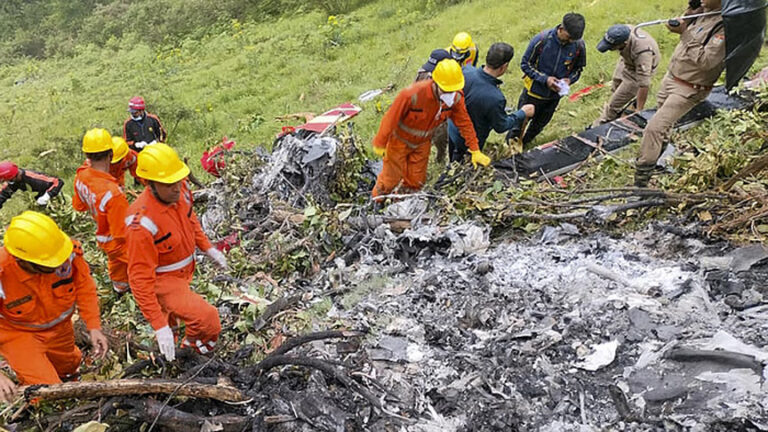 ‘हेलिकॉप्टर थोड़ा मुड़ा, पीछे की तरफ गया और फिर…’, सामने आया हादसे का असल कारण