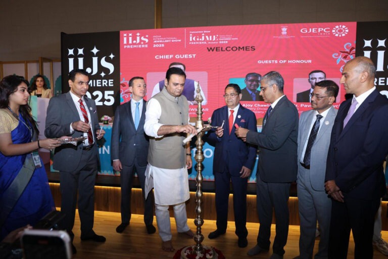 मुंबई में सबसे बड़े इंडिया इंटरनेशनल ज्वैलरी शो के 41वें संस्करण का उद्घाटन