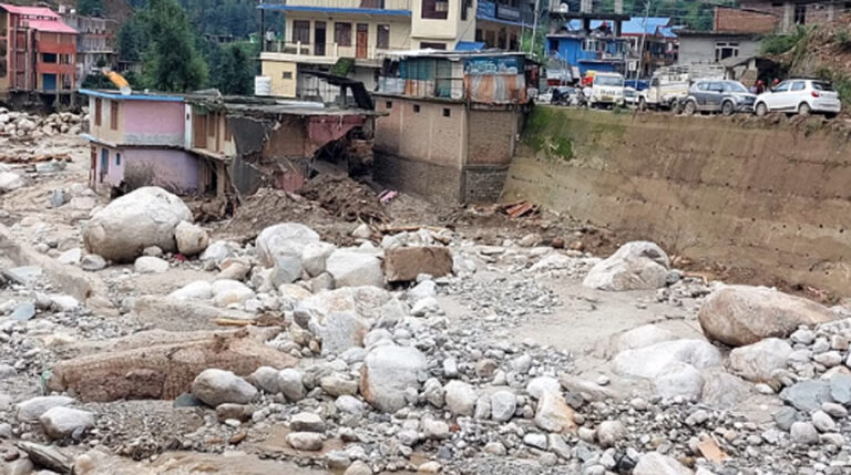 मानसून सीजन में अब तक 98 लोगों की माैत, राज्य में 209 सड़कें बाधित, इतने दिन बरसेंगे बादल