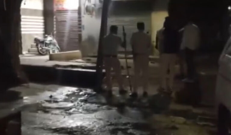 दिल्ली में दोहरा हत्याकांड, दो दोस्तों ने एक-दूसरे पर चाकू से किए वार, दोनों की मौत