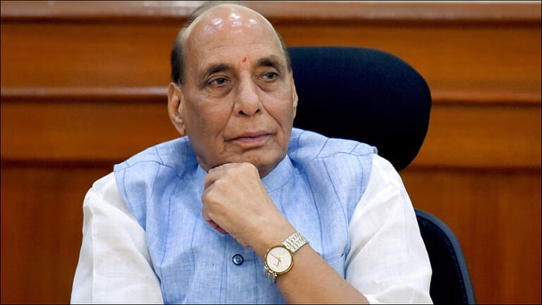 ‘युद्ध सिर्फ मोर्चे पर नहीं, पूरे देश की ताकत से लड़ा जाता’, डीआरडीओ भवन में बोले रक्षा मंत्री