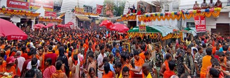 झारखंड के बासुकीनाथ धाम में 1.15 लाख श्रद्धालुओं ने किया जलाभिषेक, बोल बम के जयकारों से गुंजायमान हुआ मंदिर