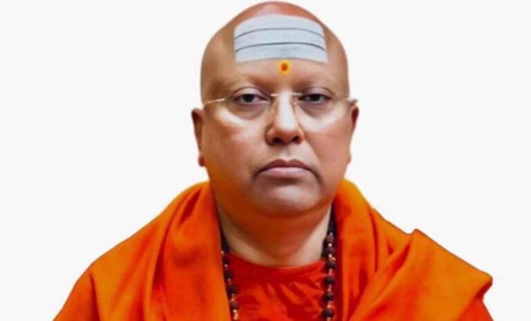 आश्रम कांड: छात्राओं ने खोली बाबा की काली करतूतों की पोल…. वार्डन कराती थी चैतन्यानंद से मुलाकात