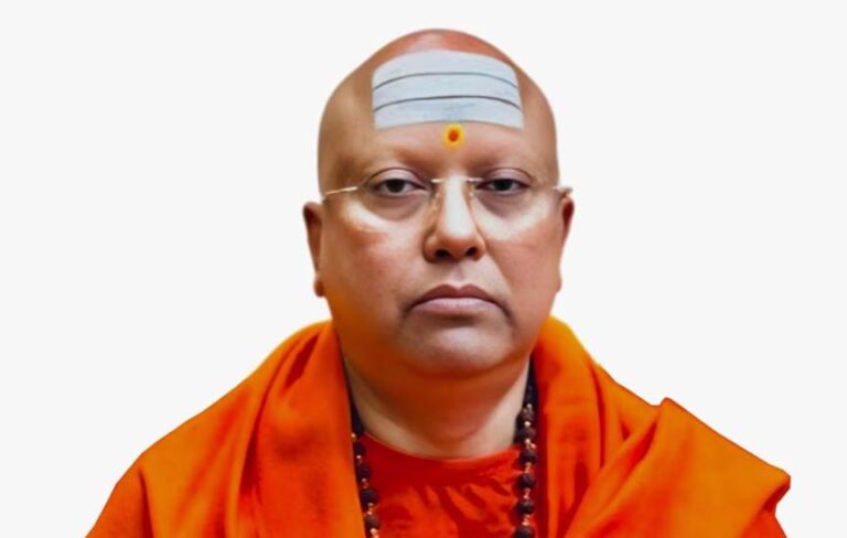 कानून की पढ़ाई छोड़कर आई युवती ने किया आश्रम कांड का खुलासा, छात्राओं पर ये हथकंडे अपनाता था बाबा