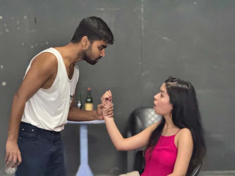 स्वानंद किरकिरे का नाटक खोलेगा बॉलीवुड का असली चेहरा