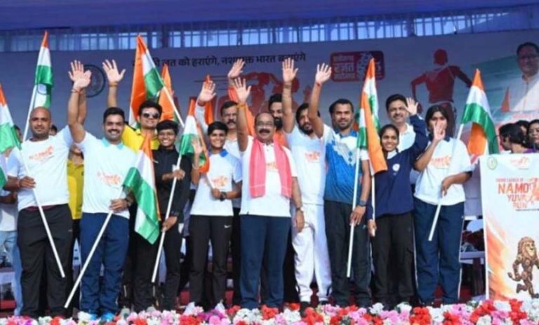 उप मुख्यमंत्री अरुण साव ने झंडी दिखाकर ‘नमो युवा रन’ का किया शुभारंभ, ऐतिहासिक दौड़ में 10 हजार से अधिक युवाओं का दिखा जोश और जज्बा