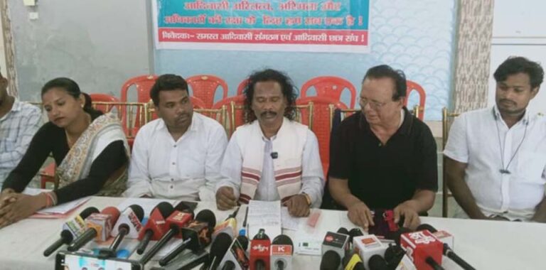 झारखंड में आदिवासी बनाम कुड़मी: आदिवासी बोले ‘उग्र आंदोलन करेंगे’, जवाब में कुड़मी बोले- ‘यह संरक्षण की लड़ाई’