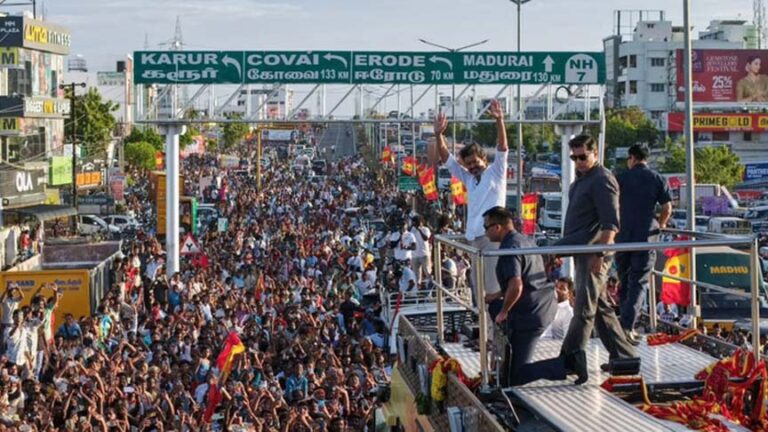 ‘हम मदद के लिए चिल्लाए, लेकिन कोई हिल भी नहीं पाया’; करूर भगदड़ में बाल-बाल बचे लोगों ने सुनाई आपबीती