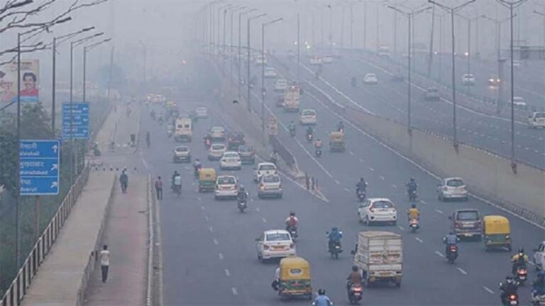 दमघोंटू बनी दिल्ली में हवा, एम्स में 421 पहुंचा AQI; एनसीआर के कई इलाकों तक ‘जहर’ का असर