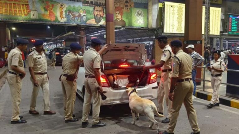 कोलकाता हाई अलर्ट पर, ईस्टर्न रेलवे भी हाई अलर्ट पर, क्विक रिस्पॉन्स टीम बनाई