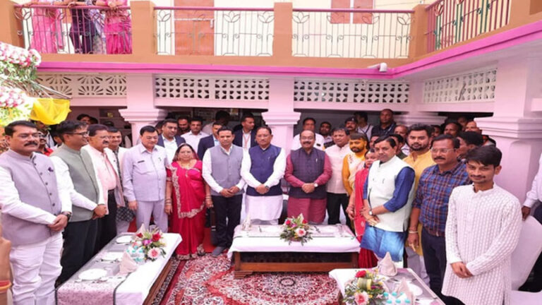 श्रम मंत्री के घर शादी समारोह में पहुंचे सीएम साय समेत कई मंत्री, सांसद ज्योत्सना महंत भी हुईं शामिल