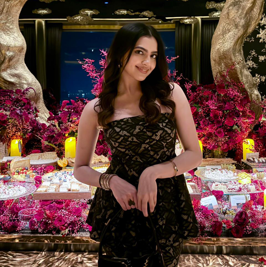 काशिका कपूर का डबल ग्लैमर अटैक